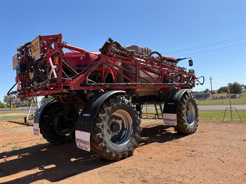 Photo 3. Case IH 4430 self propelled sprayer