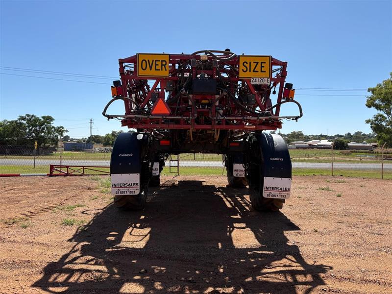 Photo 5. Case IH 4430 self propelled sprayer