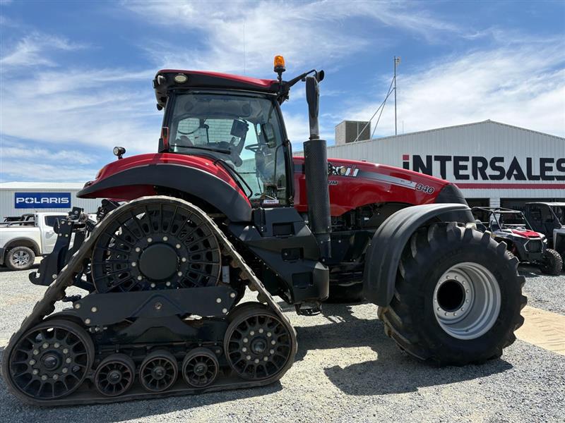 Photo 3. Case IH Magnum 340 tractor