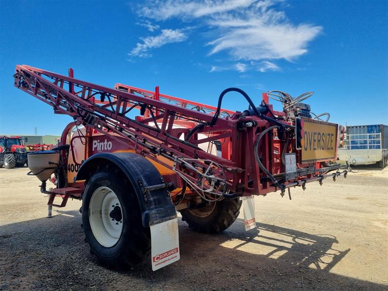 Photo 4. Croplands 4024 pinto 4000 boom sprayer