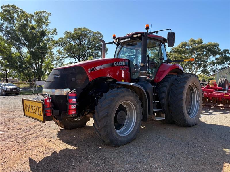 Photo 5. Case IH Magnum 340 tractor