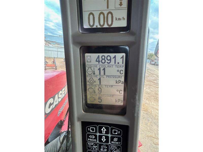 Photo 2. Case IH Steiger 600 track tractor