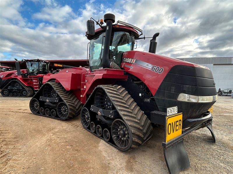 Photo 3. Case IH Steiger 600 track tractor