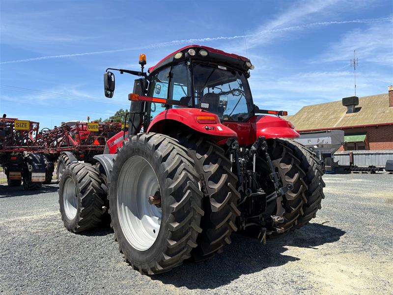 Photo 3. Case IH Magnum 310 tractor