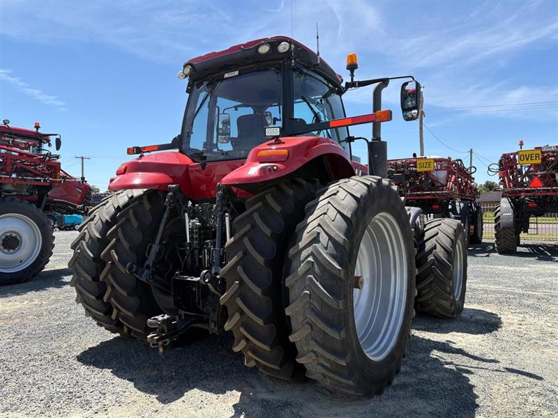 Photo 5. Case IH Magnum 310 tractor