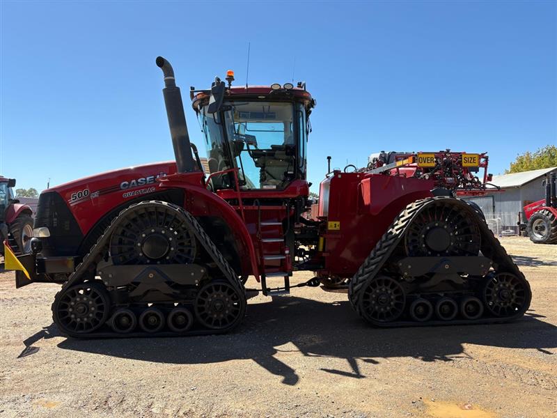 Photo 2. Case IH 500 Rowtrac Steiger track tractor