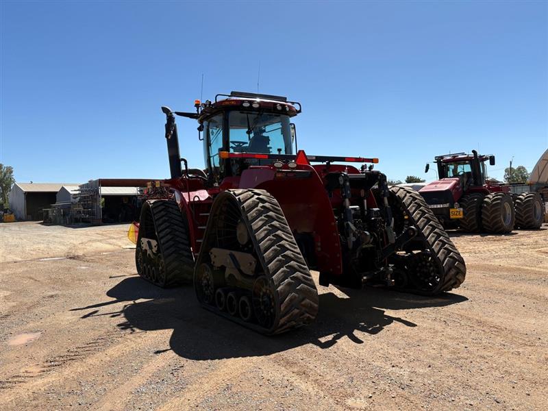 Photo 3. Case IH 500 Rowtrac Steiger track tractor