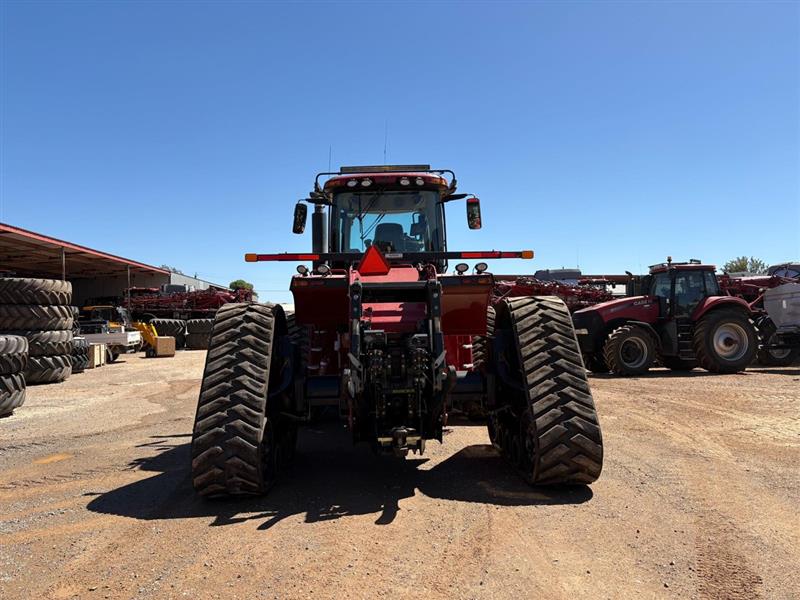 Photo 4. Case IH 500 Rowtrac Steiger track tractor