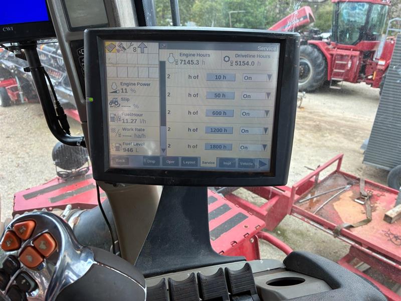 Photo 3. Case IH Quadtrac 500 track tractor