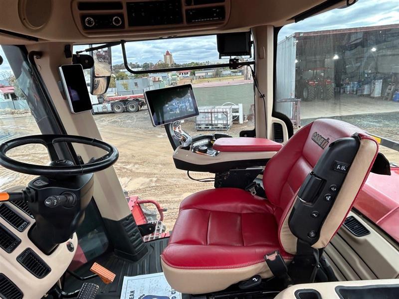 Photo 5. Case IH Steiger 450 tractor