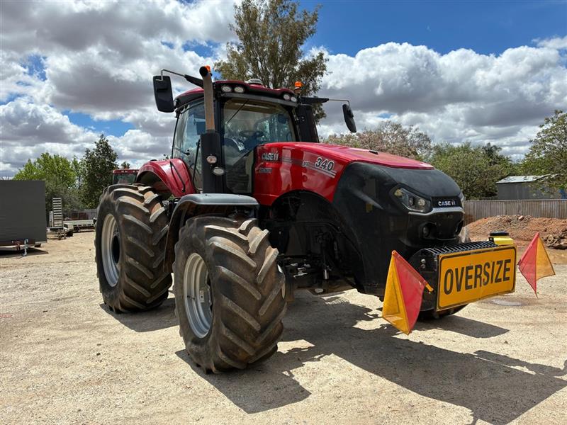 Photo 4. Case IH Magnum 340 tractor