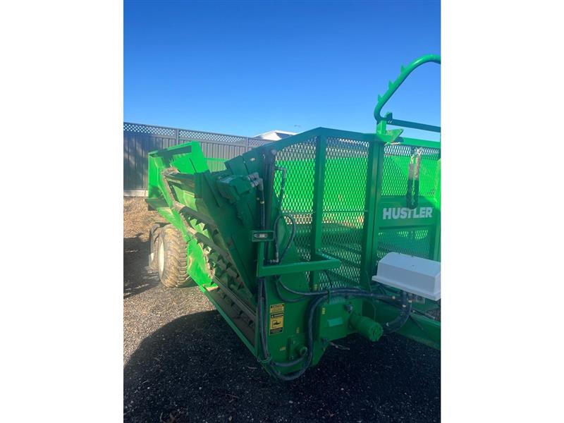 Photo 4. Hustler Combi CM136 bale wagon