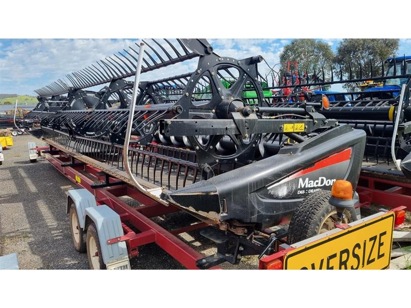 Photo 2. MacDon D65 harvester front