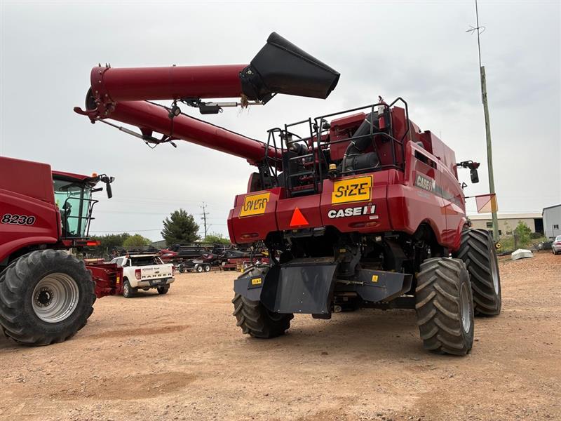 Photo 3. Case IH 8240 combine harvester
