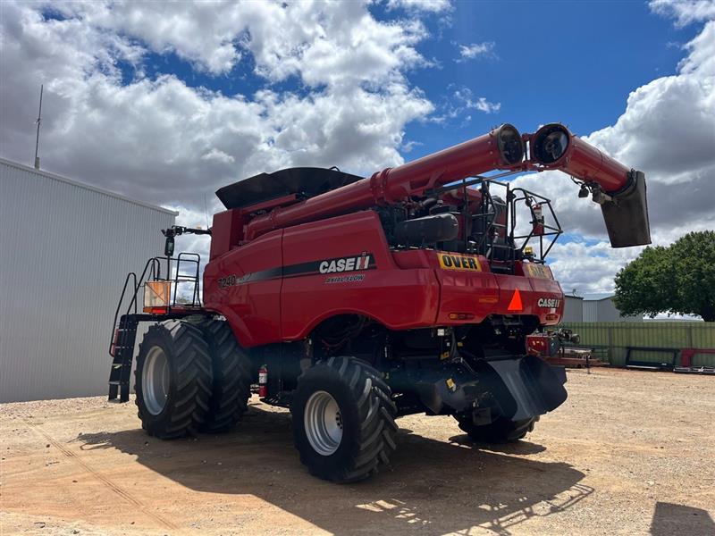 Photo 3. Case IH 7240 combine harvester