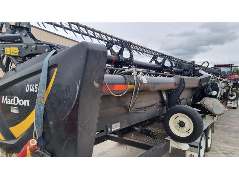 Photo 3. MacDon D145 harvester front