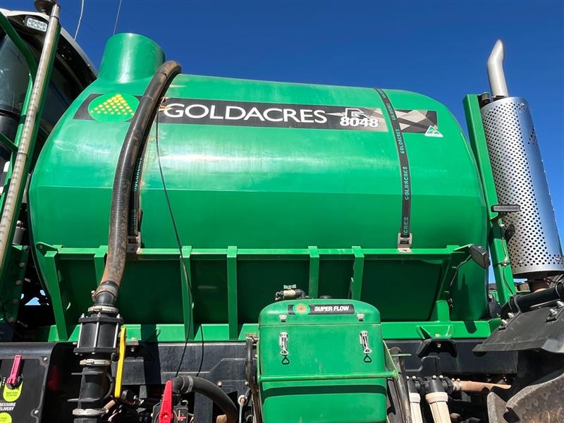 Photo 4. Goldacres G8048 self propelled sprayer