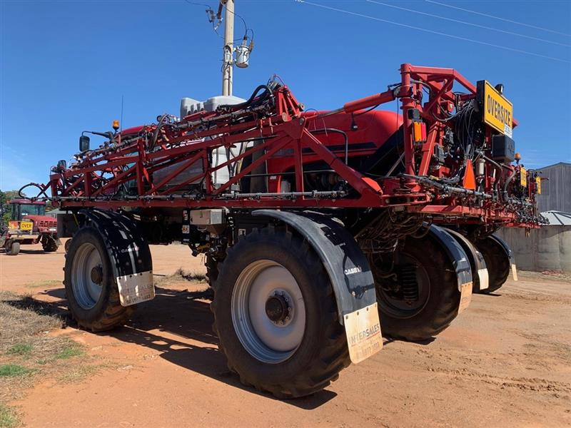 Photo 3. Case IH 4430 AIM command self propelled sprayer