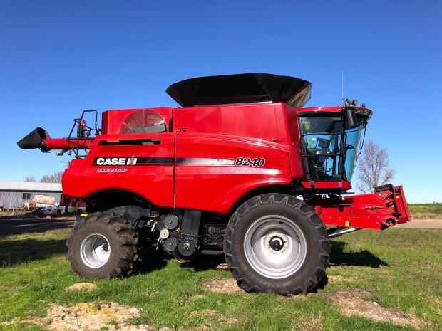 Photo 2. Case IH 8240 combine harvester