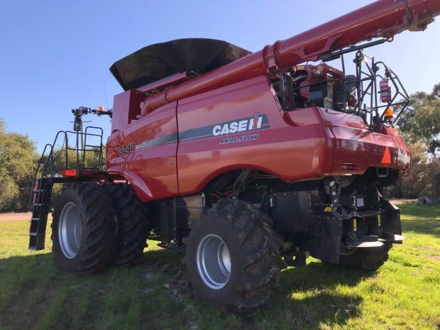 Photo 3. Case IH 8240 combine harvester