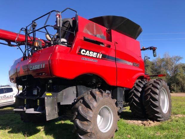 Photo 5. Case IH 8240 combine harvester