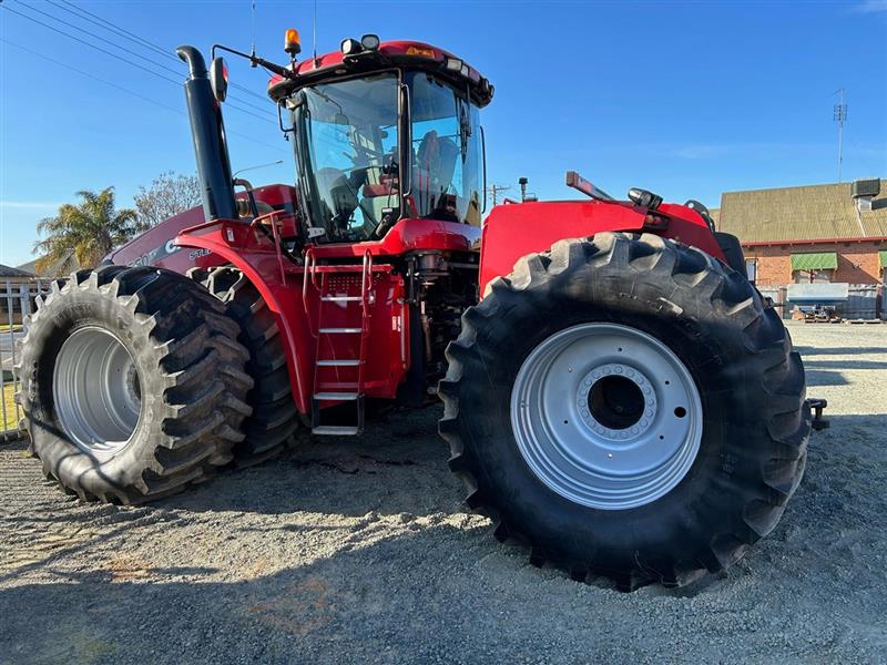 Photo 3. Case IH Steiger 550 tractor