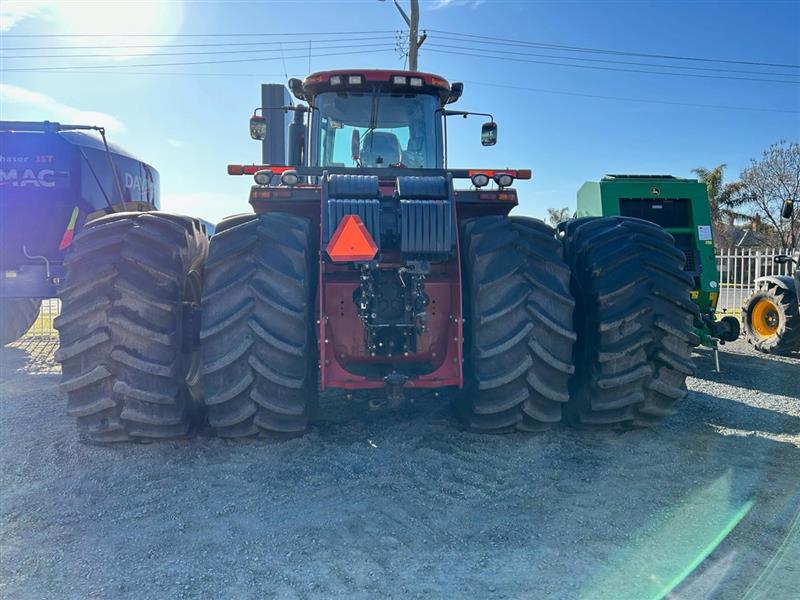 Photo 4. Case IH Steiger 550 tractor