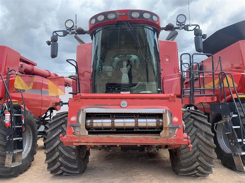 Photo 2. Case IH 8230 combine harvester