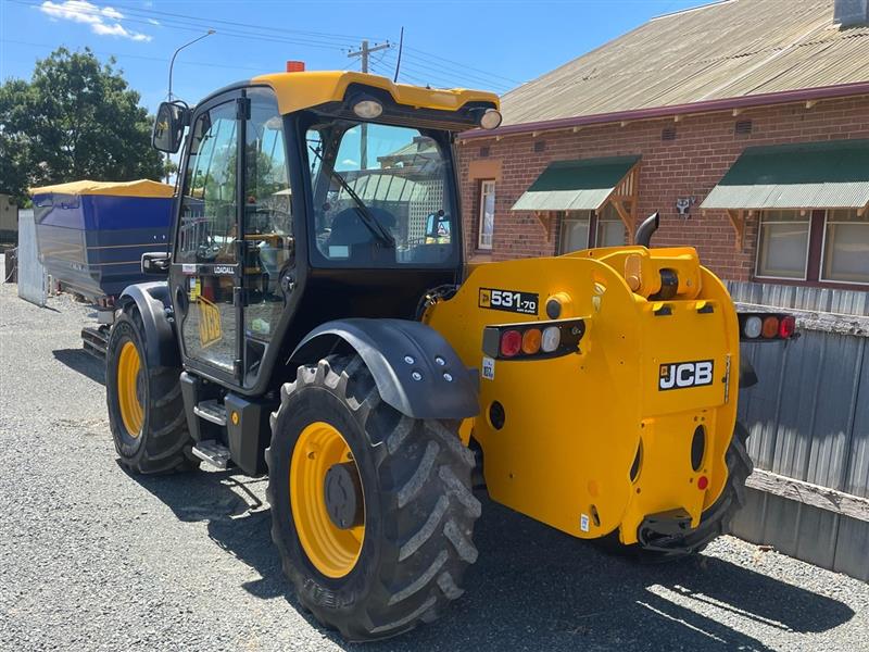 Photo 3. JCB 531-70 Agri super telelhandler
