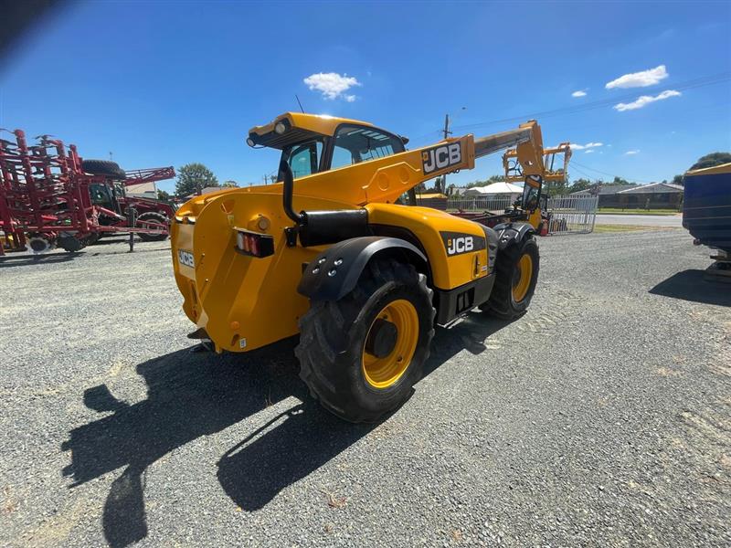 Photo 4. JCB 531-70 Agri super telelhandler