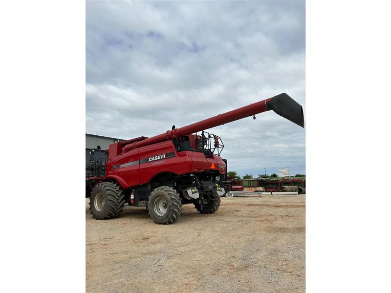Photo 3. Case IH 8230 combine harvester
