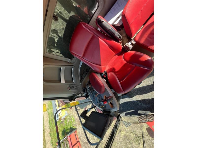 Photo 3. Case IH 7250 combine harvester