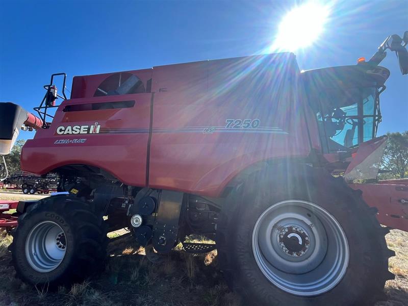 Photo 5. Case IH 7250 combine harvester