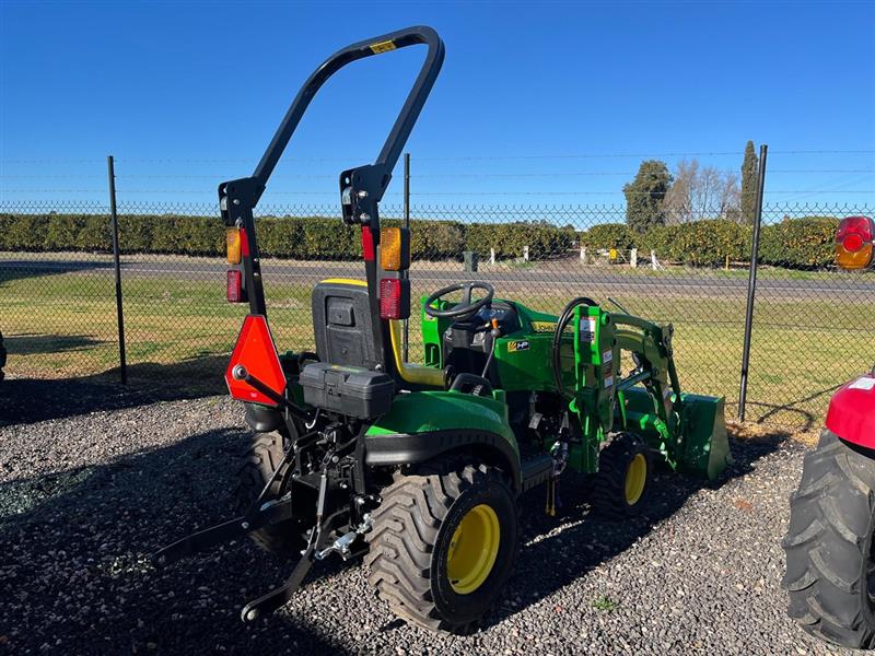 Photo 3. John Deere 1023E tractor