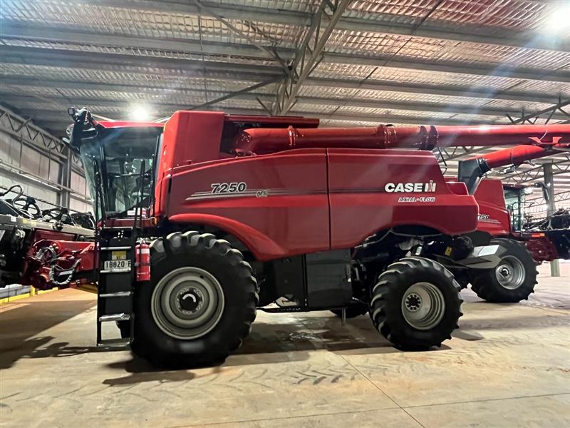 Photo 2. Case IH 7250 combine harvester
