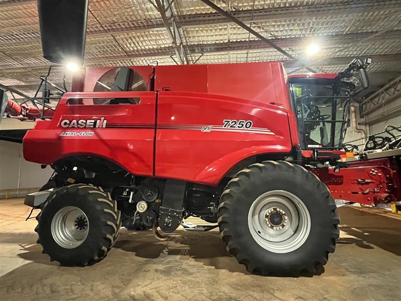 Photo 4. Case IH 7250 combine harvester