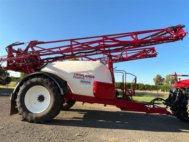 Photo 2. Croplands Pegasus 8000 boom sprayer