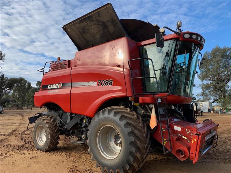 Photo 2. Case IH 7088 combine harvester