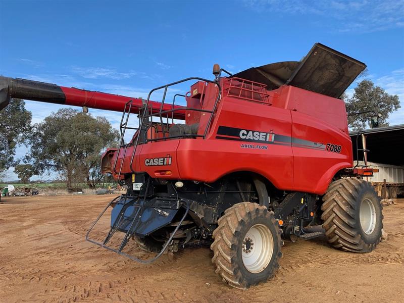 Photo 3. Case IH 7088 combine harvester