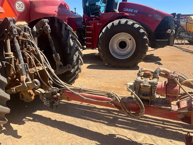 Photo 4. Croplands Pegasus 6000 boom sprayer