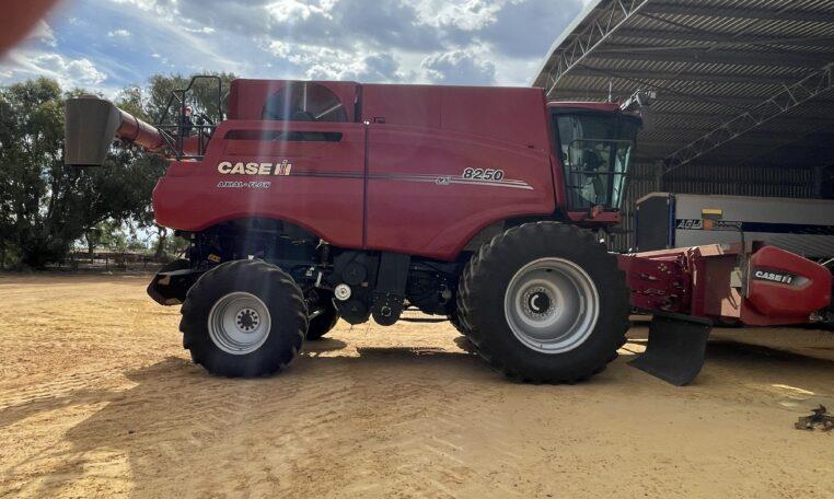 Case IH 8250 combine harvester