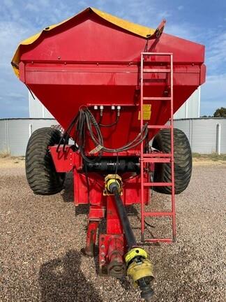 Photo 2. Bredal K85 spreader