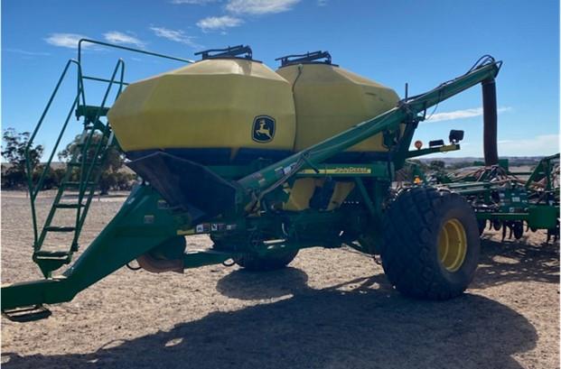 Photo 4. John Deere 1870 Conserva Pak Contour Drill 40ft & 1910 Air Cart