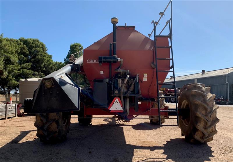 Photo 2. Case IH 3503 Concord Air Cart