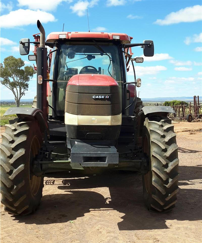 Photo 3. Case IH Puma 165 Tractor