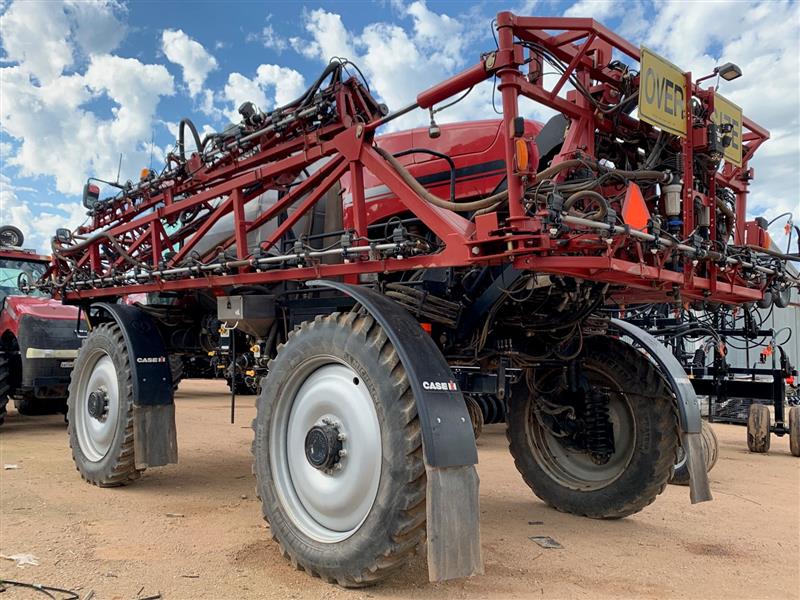 Photo 2. Case IH 4430 Patriot Self Propelled Sprayer