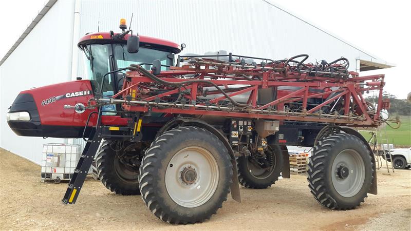 Photo 2. Case IH Patriot 4430 Self Propelled Sprayer