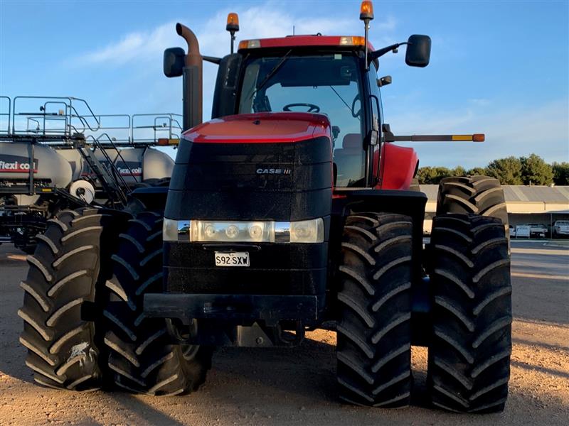 Photo 2. Case IH Magnum 315 Tractor