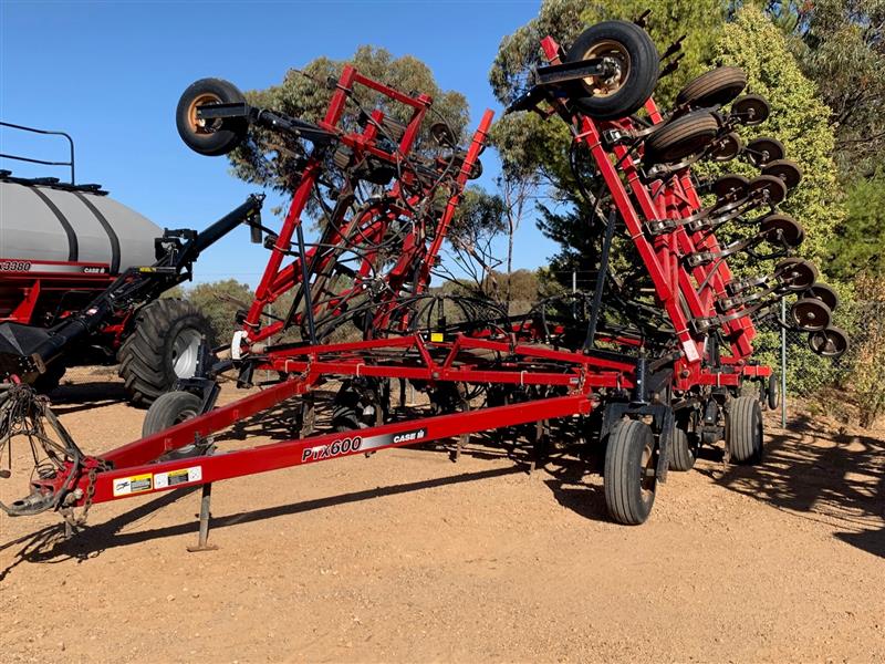 Photo 2. Case IH PTX600 Bar