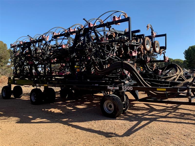 Photo 4. Flexi-Coil 5500 70ft Air Drill